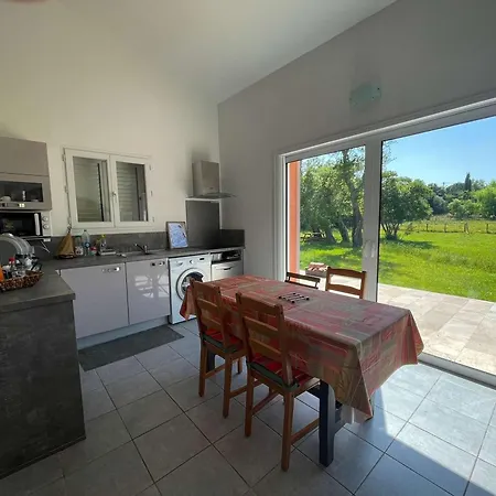 Ferienhaus Maison Cosy Avec Jardin Et Terrasse Pres De La Plage, 3 Pieces 5 Couchages, Parking Gratuit - Fr-1-62-164 Porto-Vecchio (Corsica)